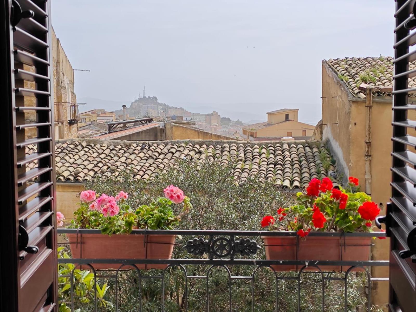 Villa Amoroso - Ospitalita Mediterranea อากริเจนโต ภายนอก รูปภาพ